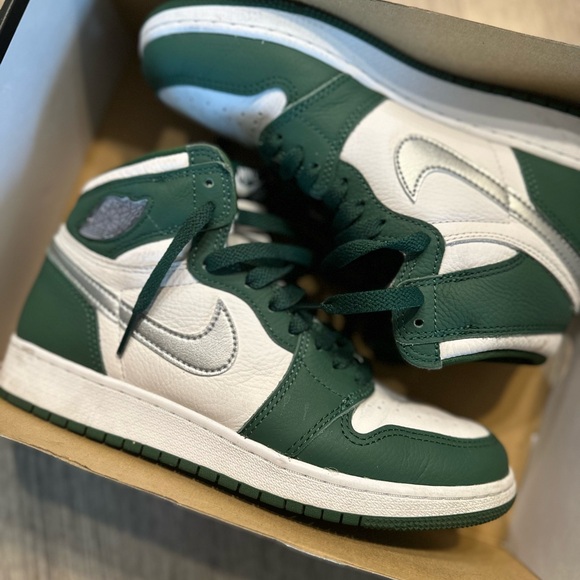 Air Jordan 1 Retro High OG 💚🩶🤍 - Picture 6 of 6